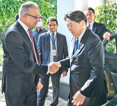 Senior Advisor to the President on National Security and Chief of Staff Sagala Ratnayaka welcoming Japanese Foreign Minister Hayashi Yoshimasa.  