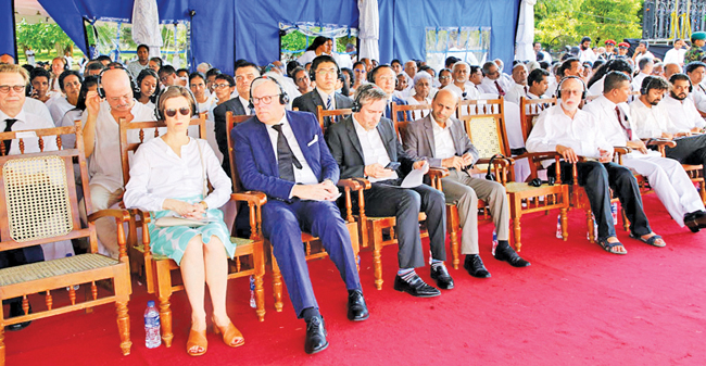 Government officials and foreign dignitaries at the funeral.